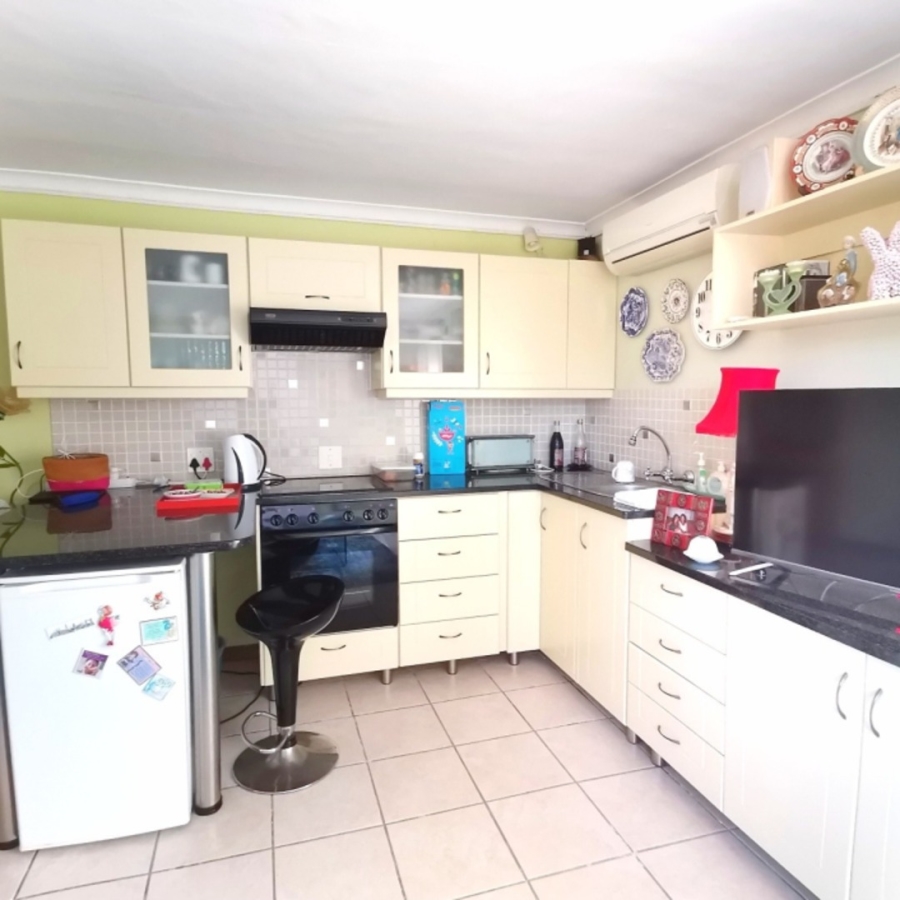 5 Bedroom Property for Sale in Sandbaai Western Cape